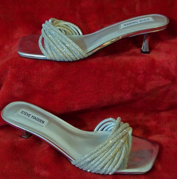NWT- Steve Madden Solange Silver Rhinestone Women's Kitten Heels Slip-On-Size 11 - Picture 3 of 7